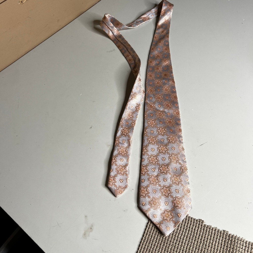Gianni Versace Silk Tie Lavender Silver Bronze Medallion Geometric Vintage Italy